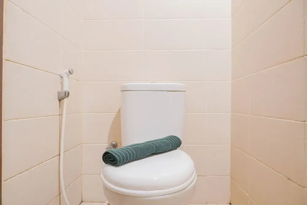 Comfort Living 2Br at Belmont Residence Puri Apartment by Travelio
