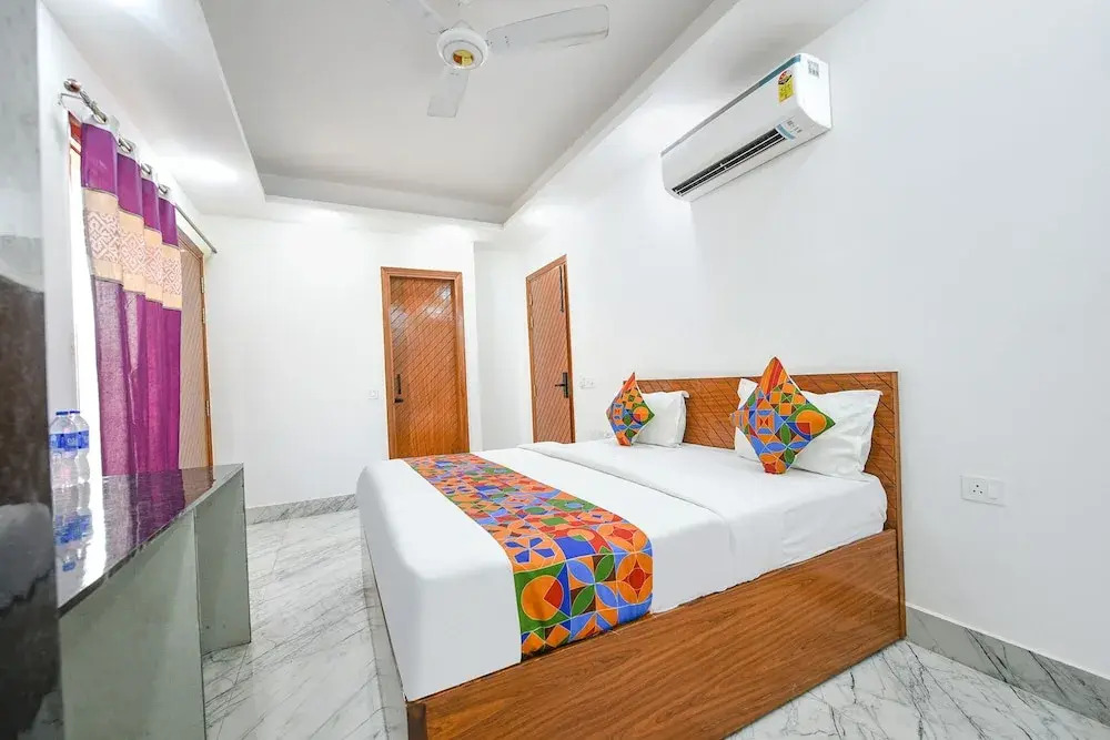 FabHotel The Cozy Cloud