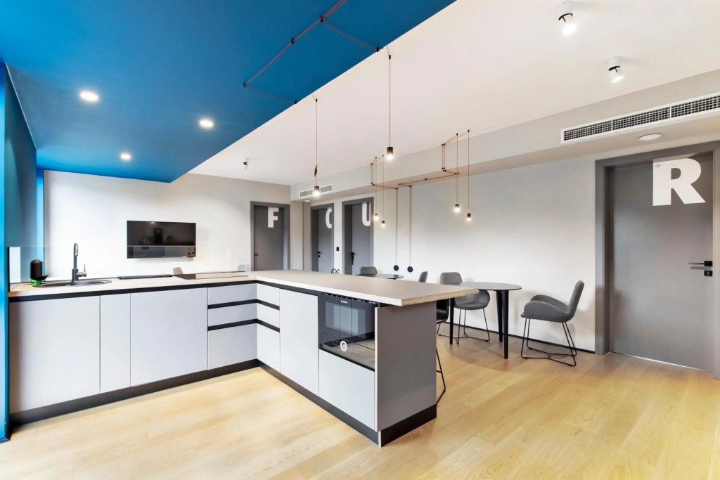FourRoomotel