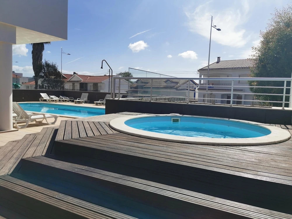 Apartment With 3 Bedrooms in São Martinho do Porto, With Wonderful City View, Pool Access, Furnished Balcony Near the Beach