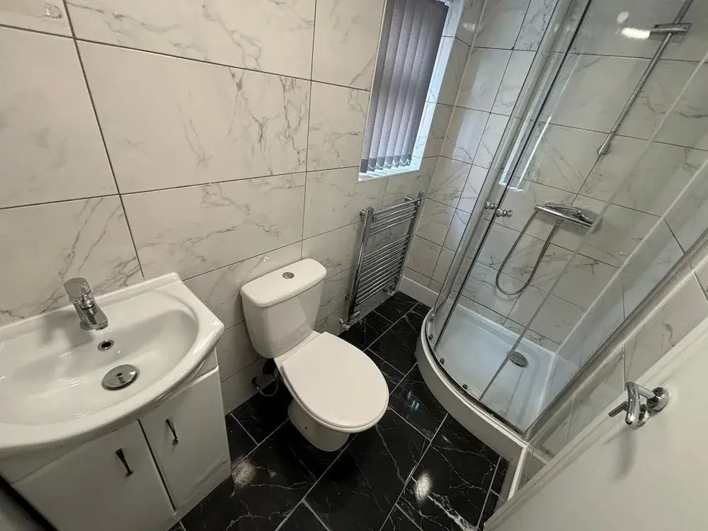 Luxe Spacious 5-bed House in Liverpool