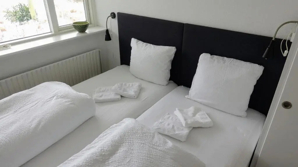 2 Rooms, Private Kitchen, Bathroom, And Garden.
