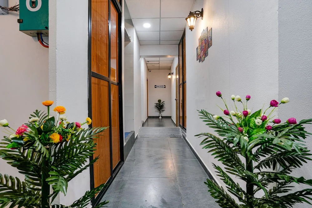 Fabhotel Sky City