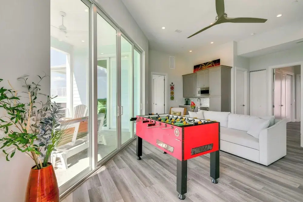 Luxury Group Escape in Cape Corals Cape Harbour!