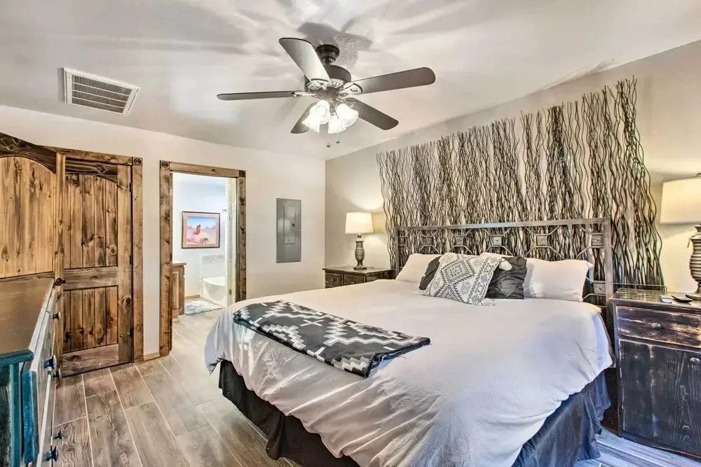 4 Units in Red River: Mtn Views, Steps to Main St