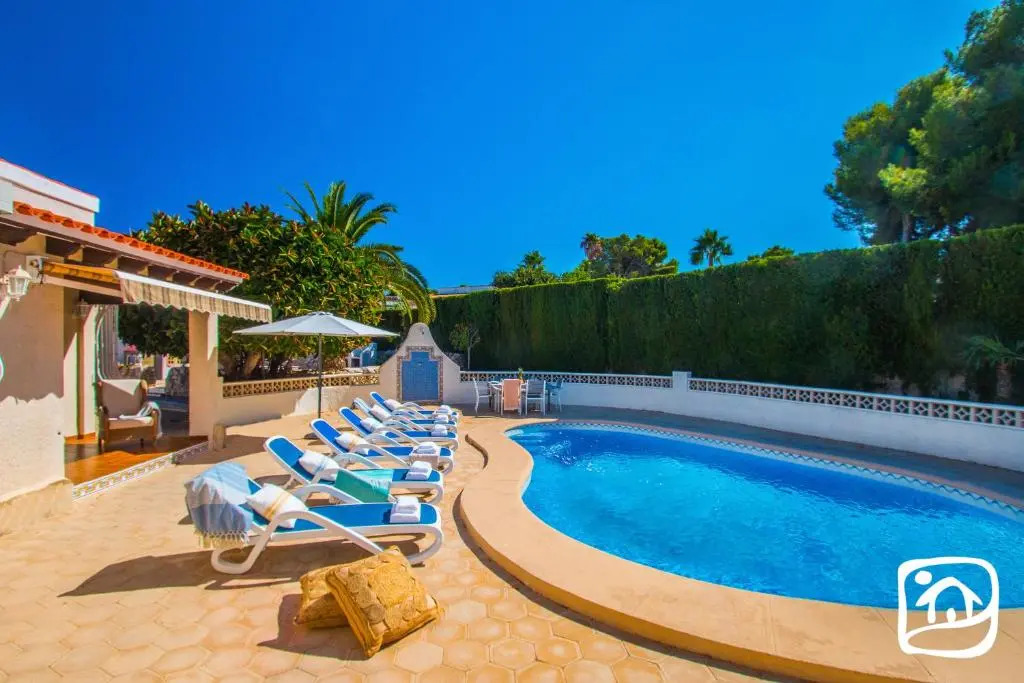 Villa Luna by Abahana Villas