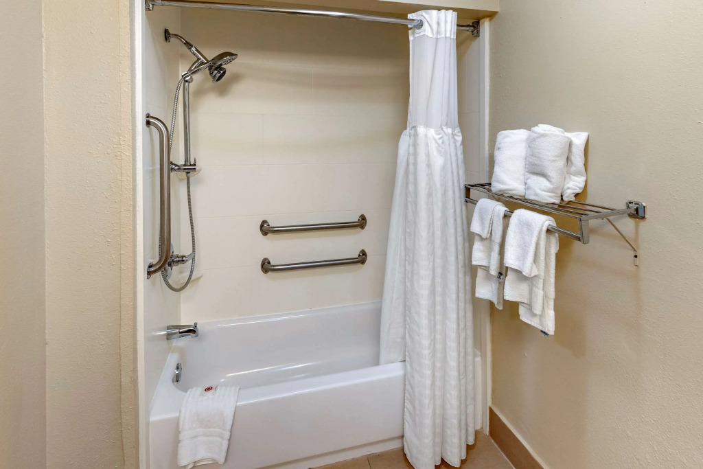 Comfort Inn & Suites Lincoln I-20