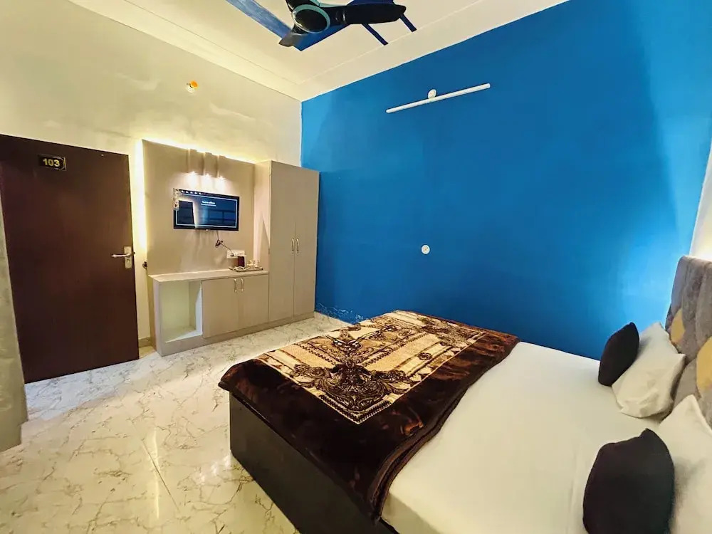 Divya darshan stay, 150m from Ram janam bhoomi ayodhya