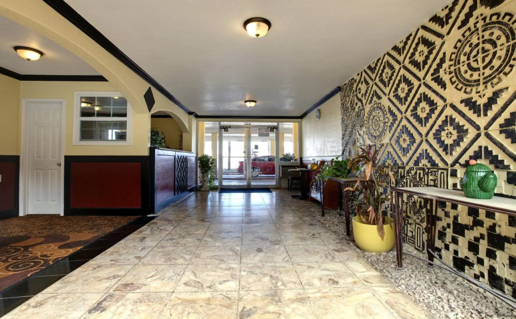 Budget Host Inn