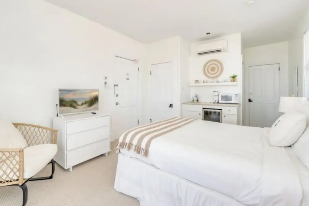 931 Beach Guest House