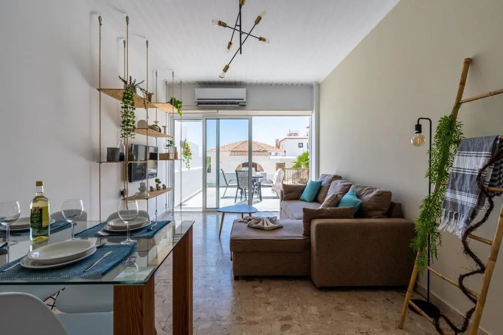 Keylana's 2-BR Apt in Pyla