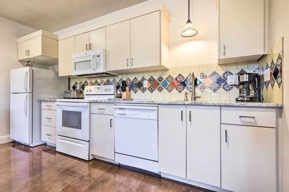 Quaint Kanab Casita - 3 Mi to the Heart of Town!