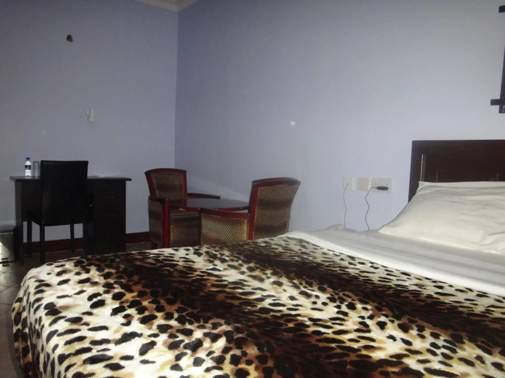 Way Side Hotel