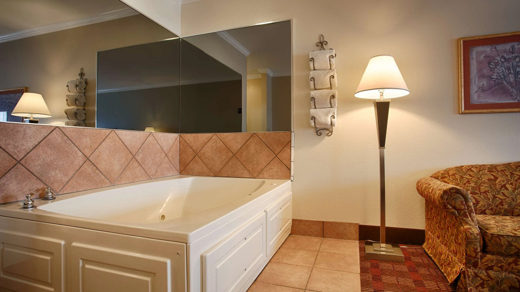 Best Western Club House Inn & Suites