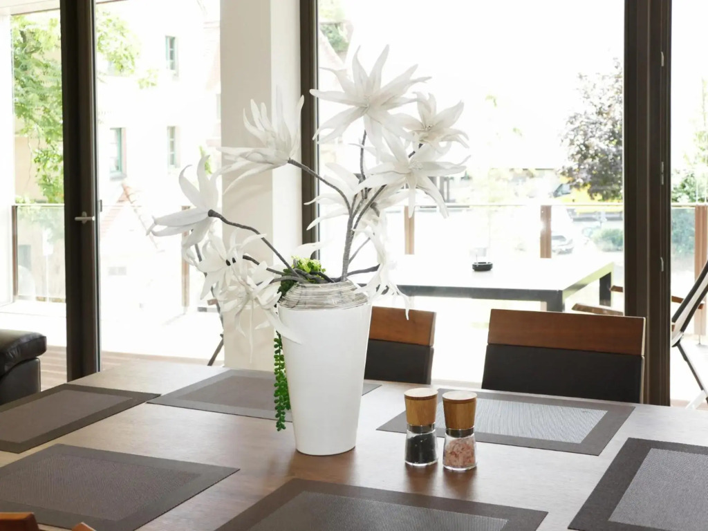 Großes Apartment im Zentrum von Dresden, 2 Schlafzimmer, 2 Bäder, Balkon