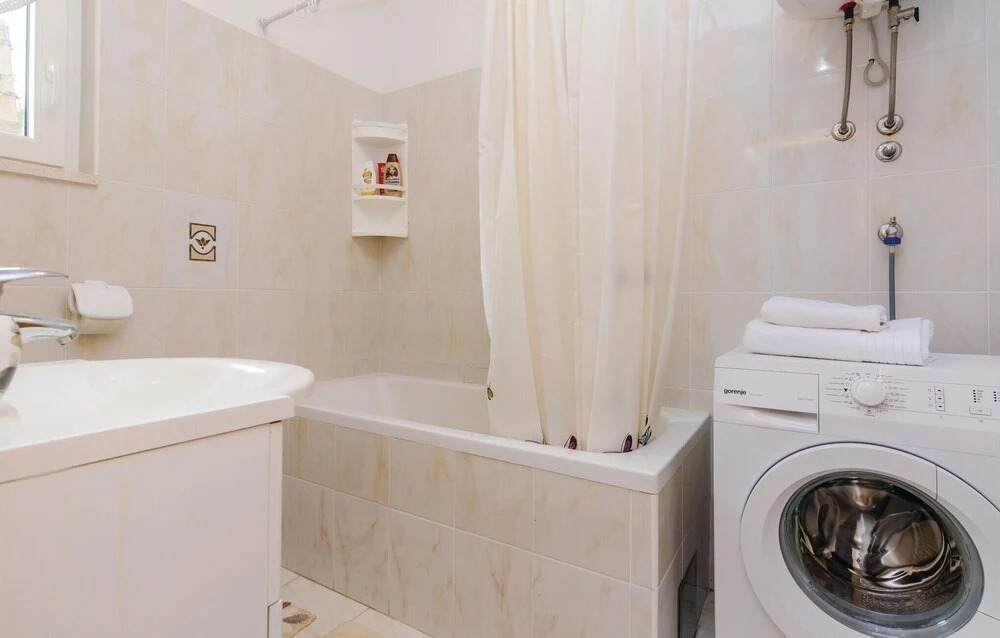Stunning Home In Plat