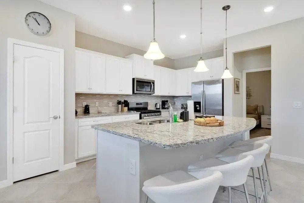 New Luxury Home In Solterra Resort Kissimmee! 5 Bedroom Home by Redawning