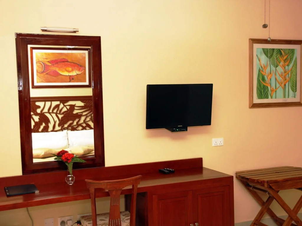 Pirogue Lodge