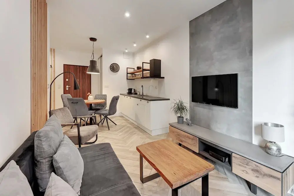 Aura III Apartments & Free Parking by Downtown Apartments