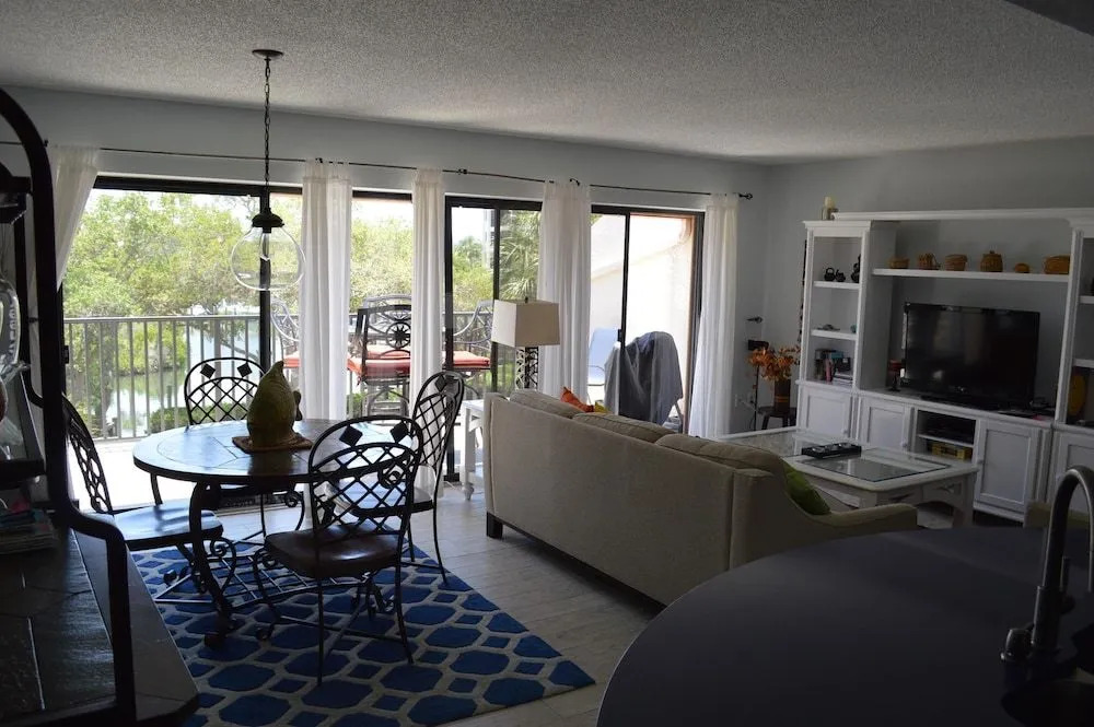 Cove II 732F 2 Bedroom Condo By Midnight Cove II