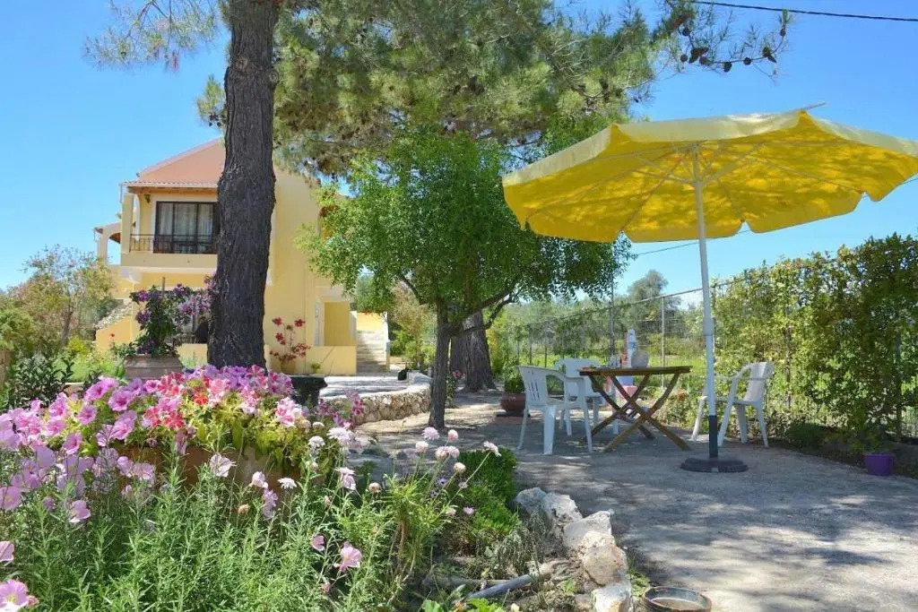 Alexandra Studio 4