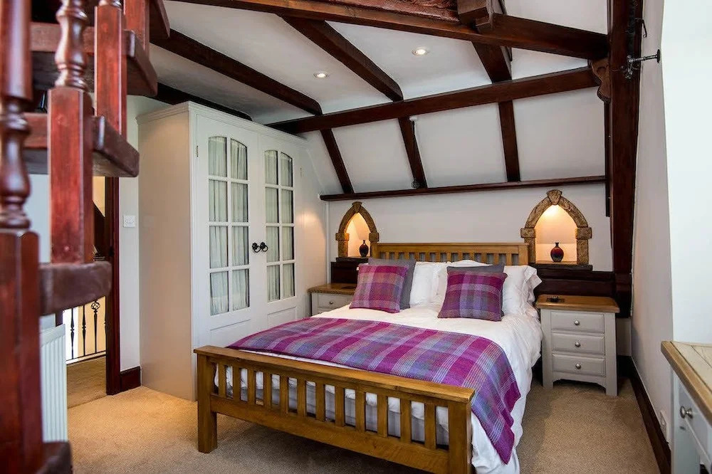 The Old School - An impressive countryside retreat, yet close to the coast