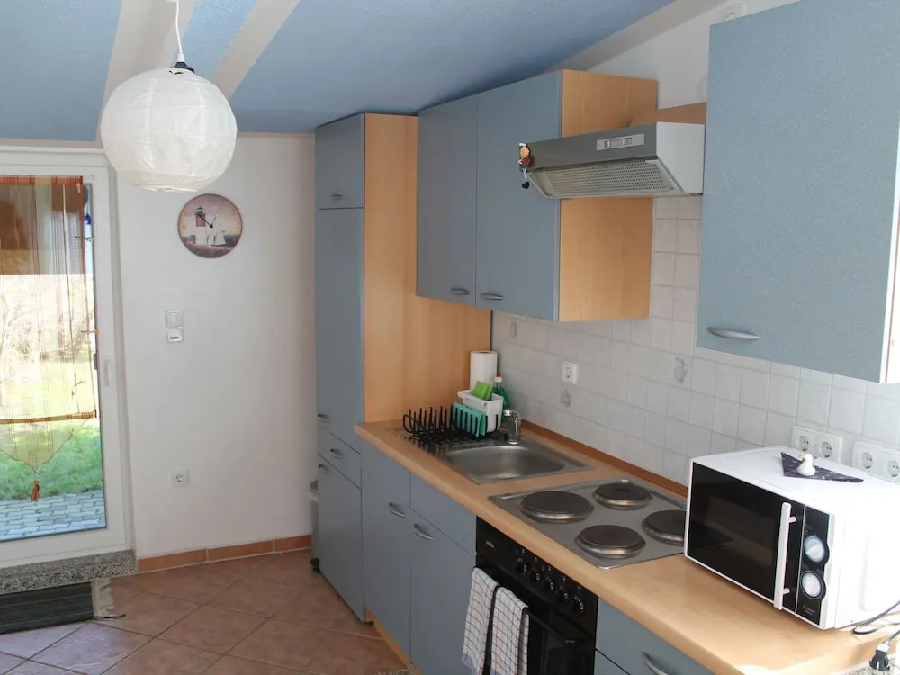 Spacious Bungalow near Sea in Grundshagen
