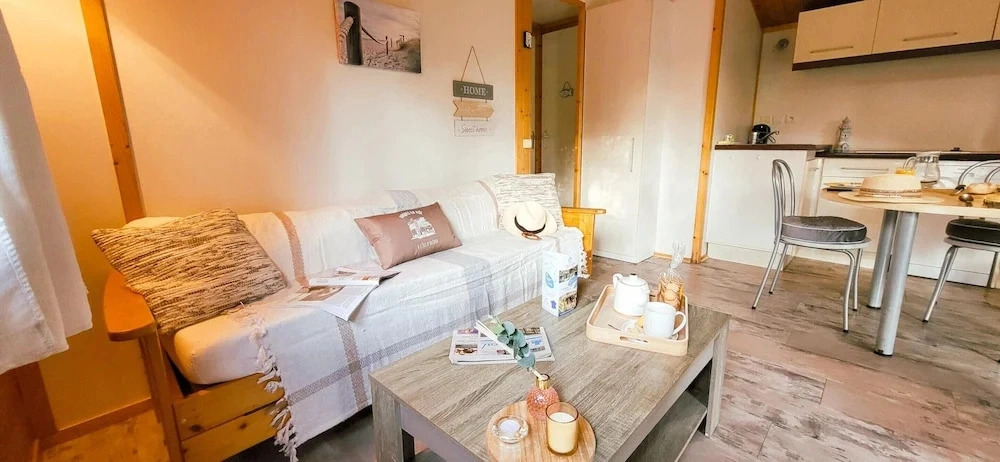 Coastal Cottage Retreat for Two