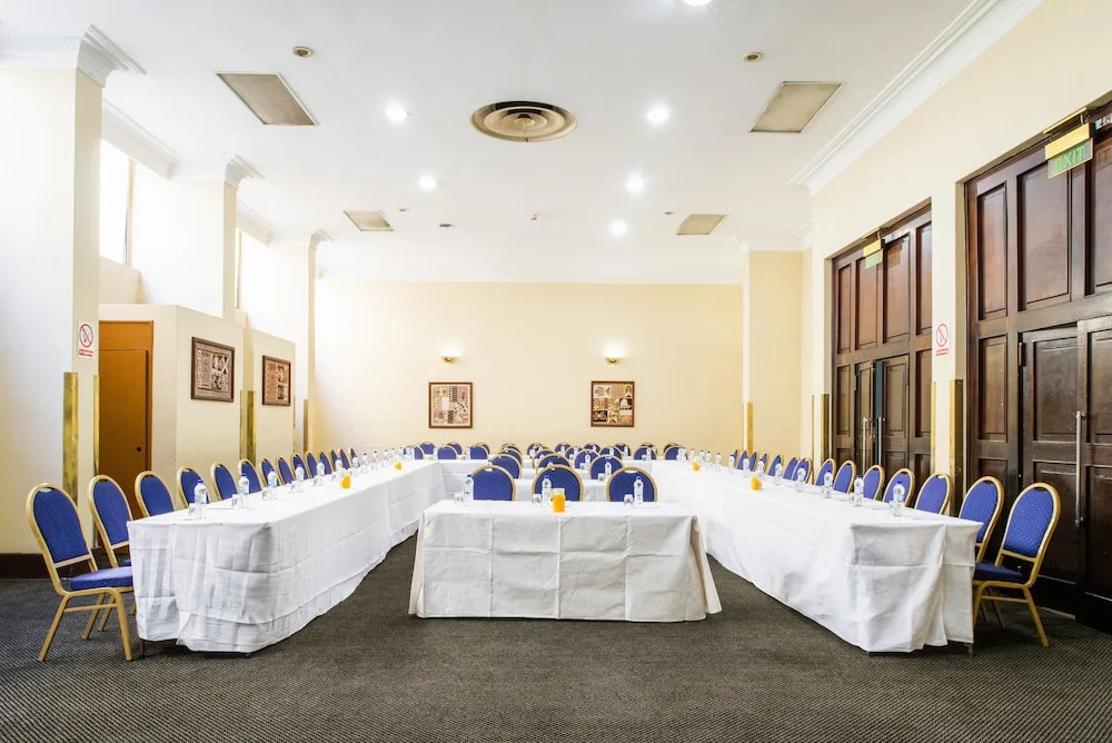 New Ambassador Hotel