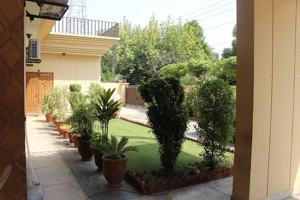 Step Inn Guest House Lahore