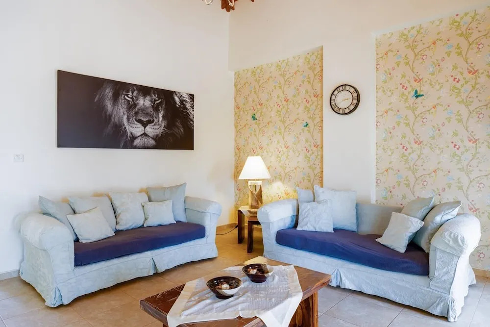 Villa Lone