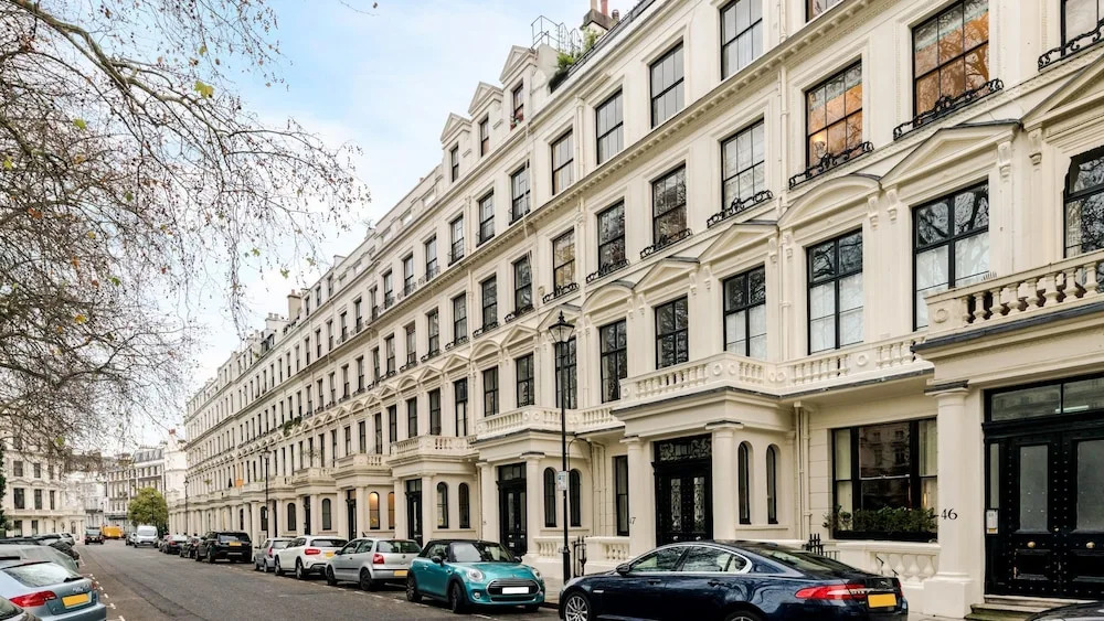 The Spacious Cleveland Square Apartment
