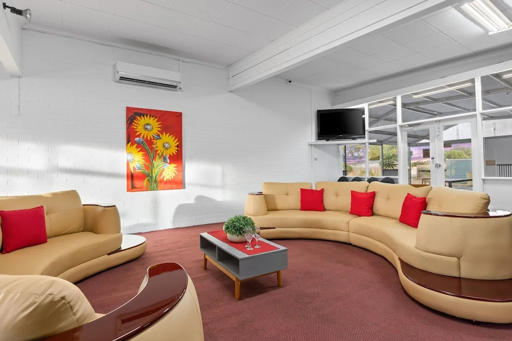 TORRUMBARRY MOTEL