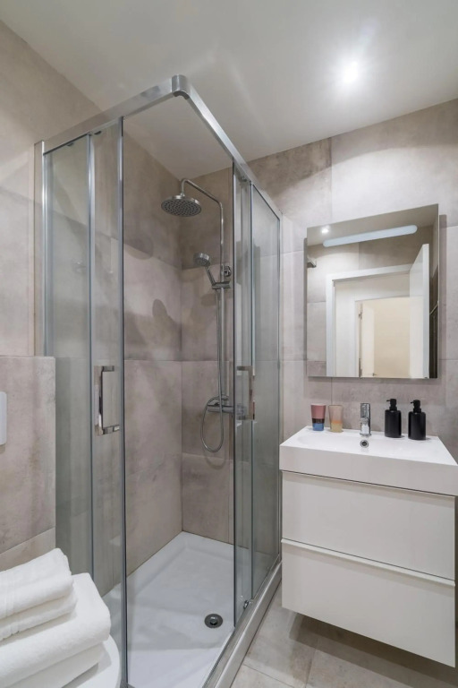 Casa Boma Lisboa - Design Apartment with Private Vegetal Terrace - Lapa VII