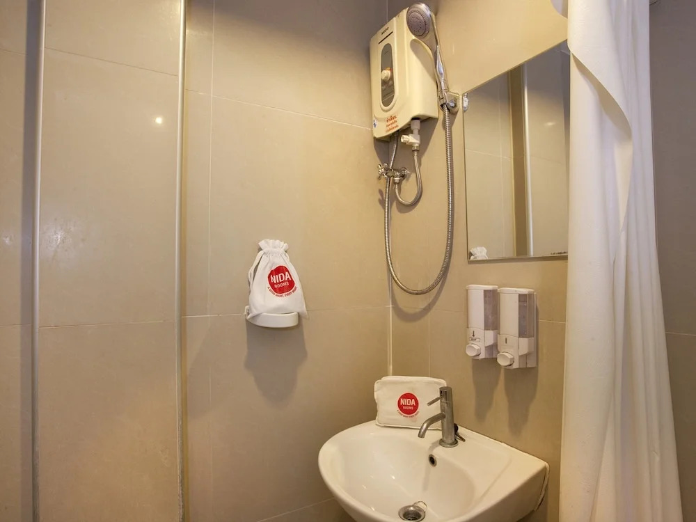 Nida Rooms Phrakhanong 984 Station