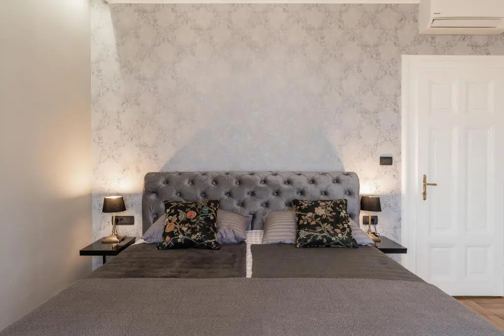 Luxury Peitho Residence