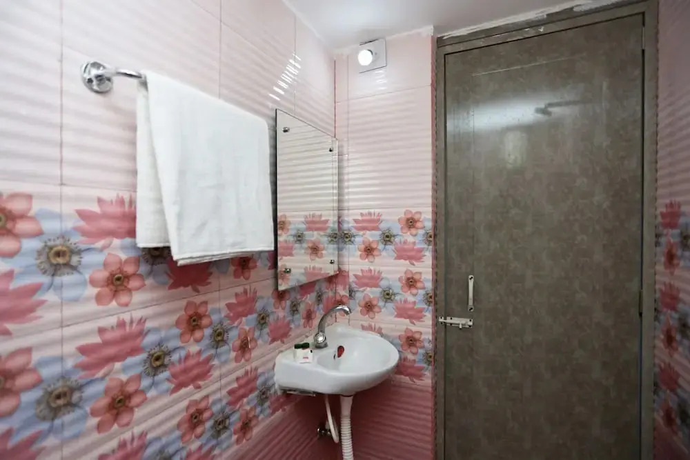 Hotel Savasi By OYO Rooms