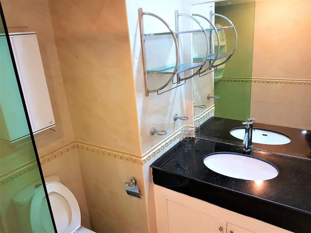 Spacious 2 Bedroom in Great Location Royal Hill Resort Pattaya