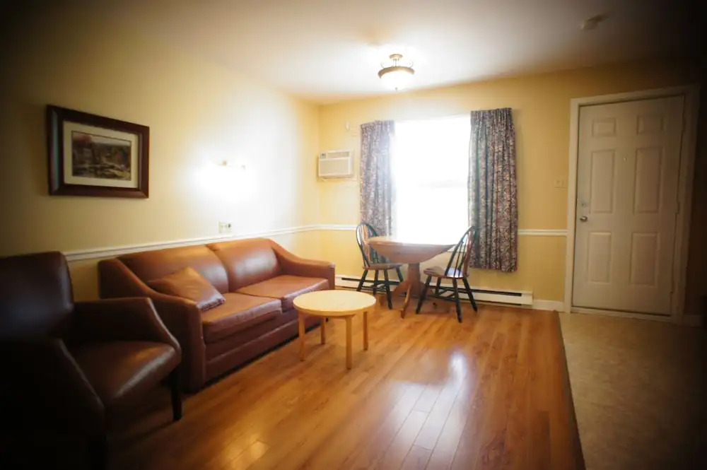 Silverwood Inn & Suites