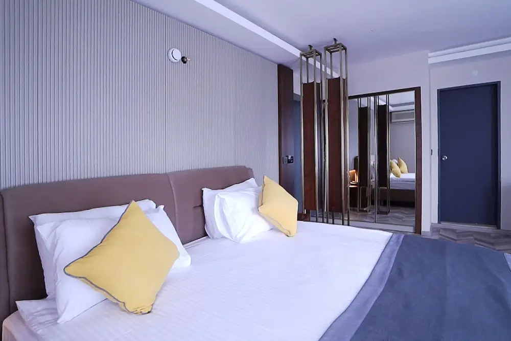 Segmen Hotel