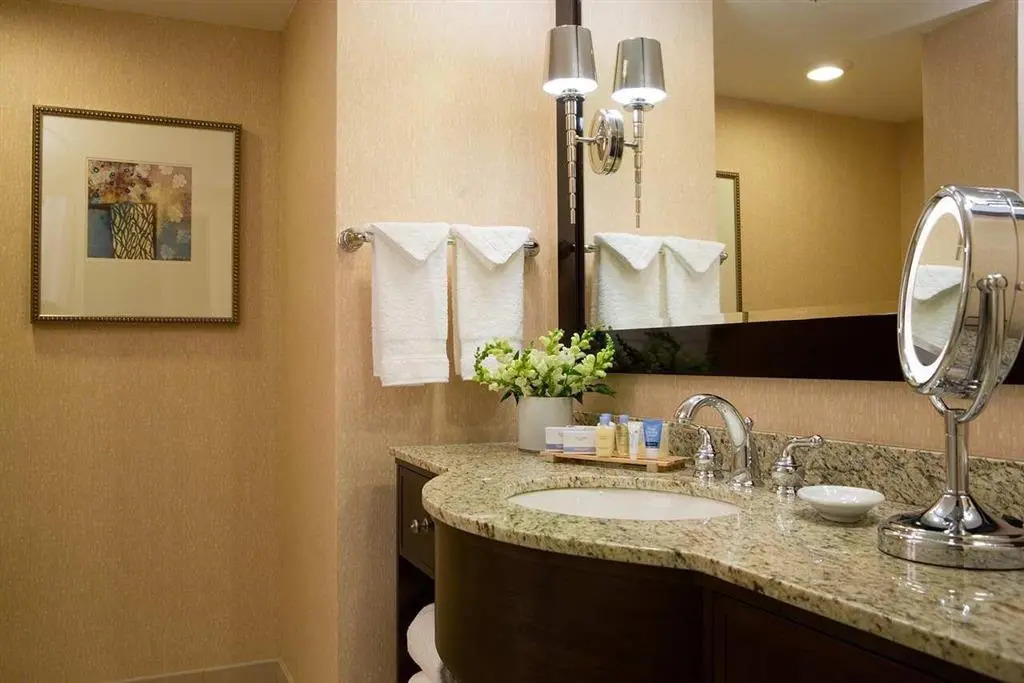 DoubleTree by Hilton Boston/Bedford Glen