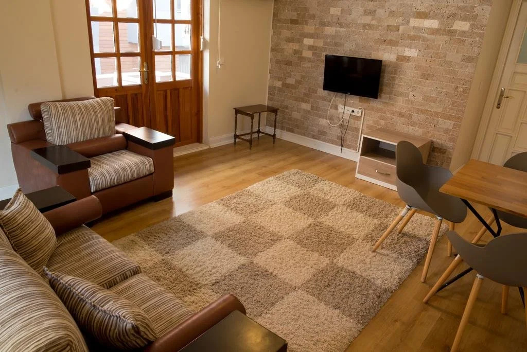 Arya Suites
