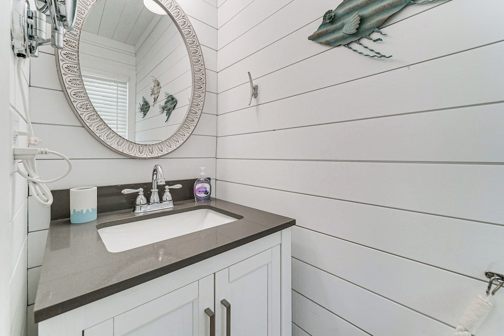 < 1 Mi to Beach: Oak Island Retreat w/ Swim Spa!