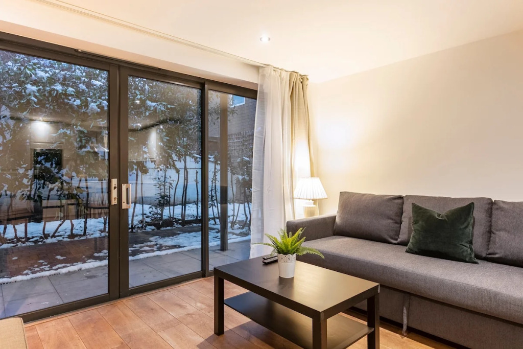 Child & pet friendly | Parking