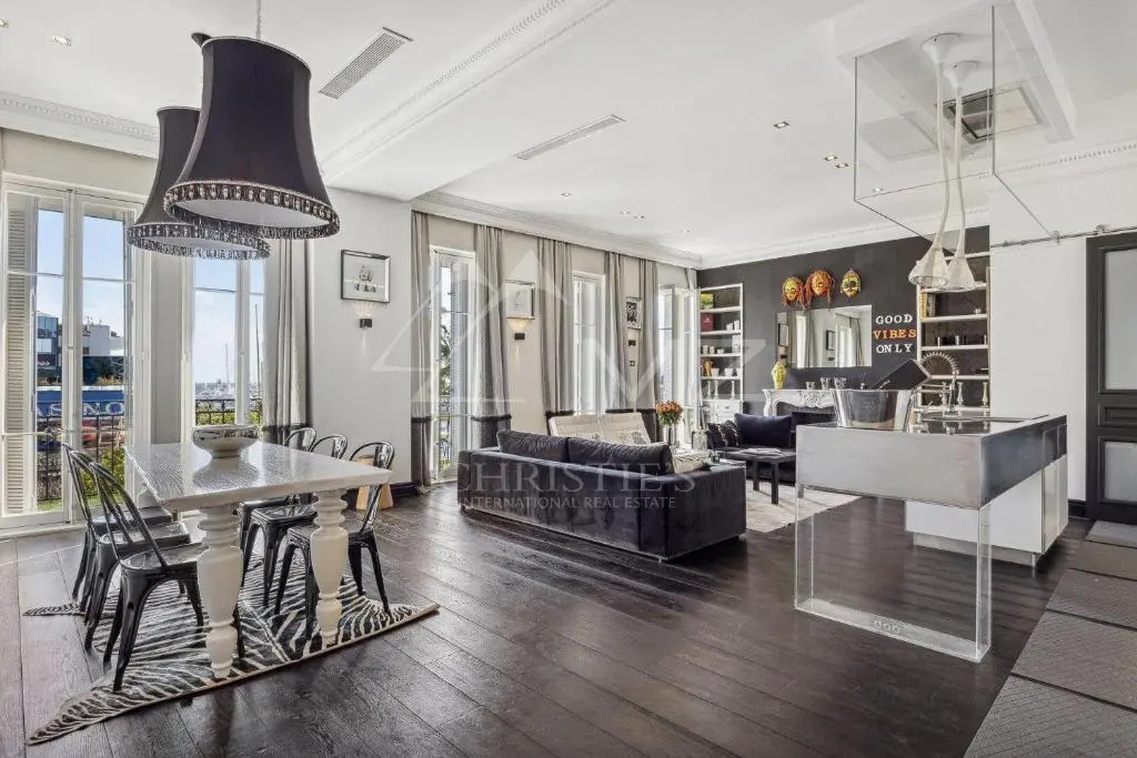 Croisette Luxury Waterfront