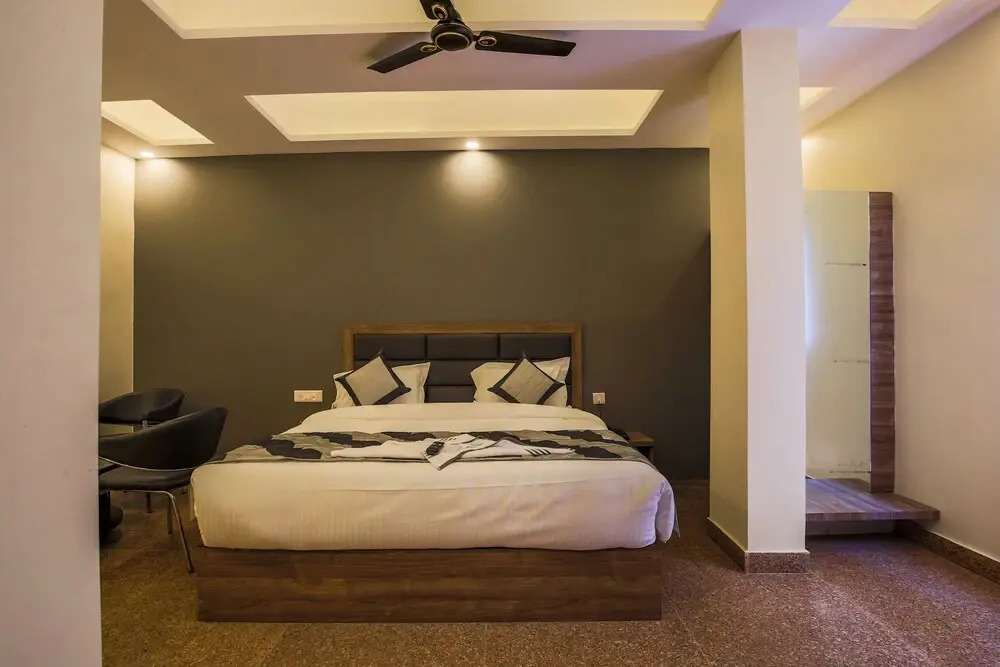 Embellish Inn