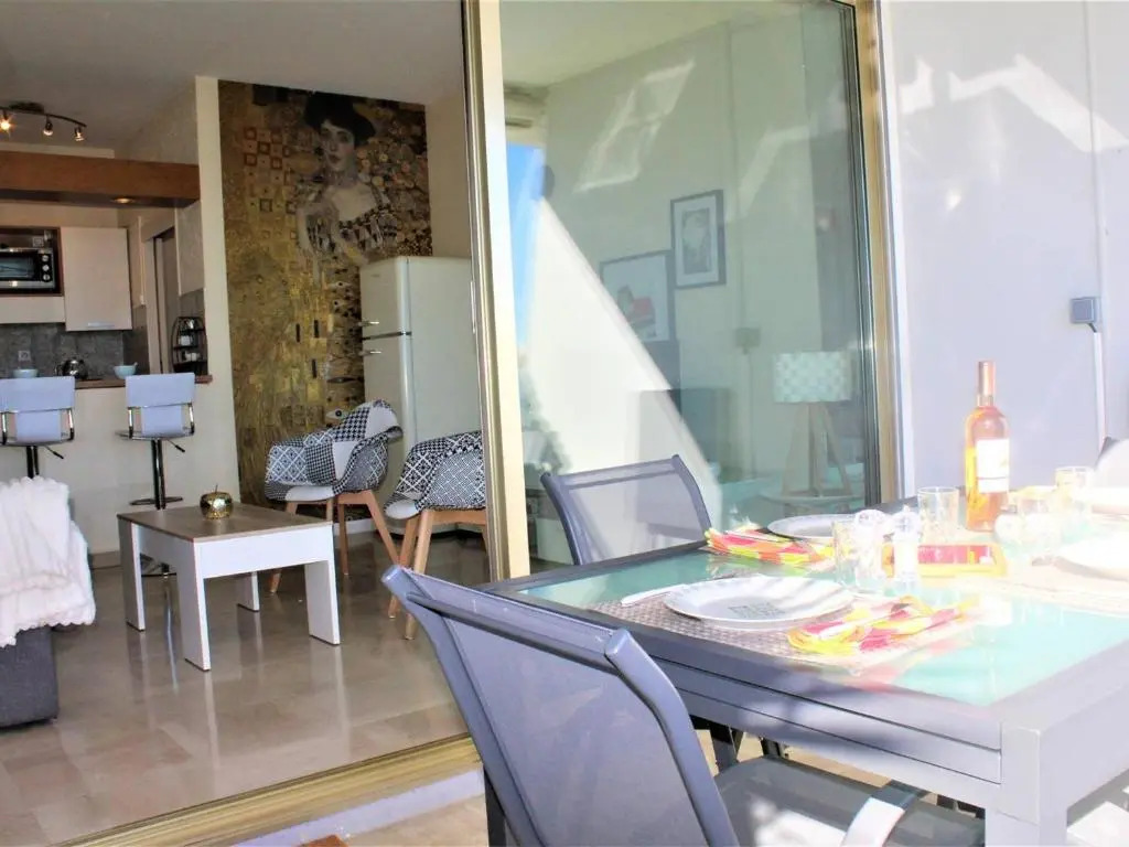 Appartement Villeneuve-Loubet, 1 pièce, 2 personnes - FR-1-252A-65