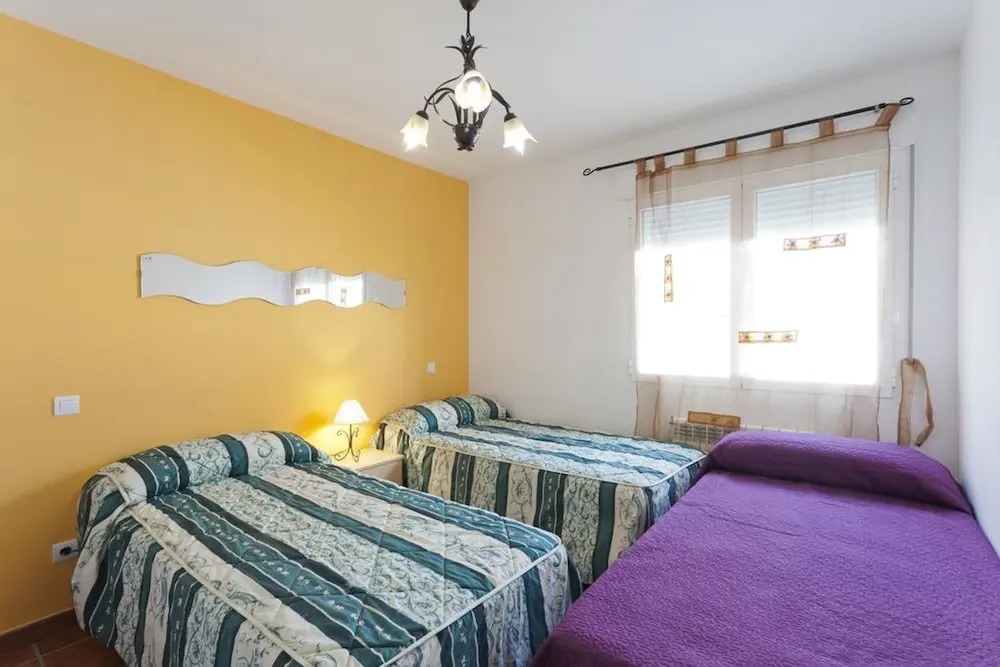 House With 6 Rooms in Nava de la Asunción, With Private Pool, Terrace, Enclosed Garden and Wifi