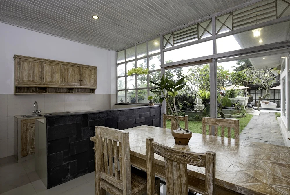 Abian Taksu Suite & Villas