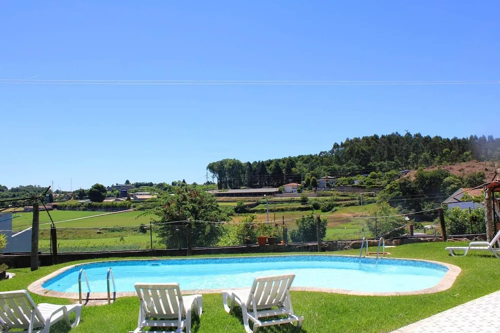 Charming House in Requião with Shared Pool
